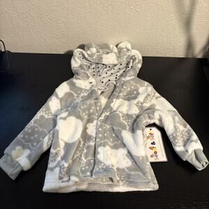 Sweet & Soft baby hooded robe in a gray and white cloud print Size 12 M